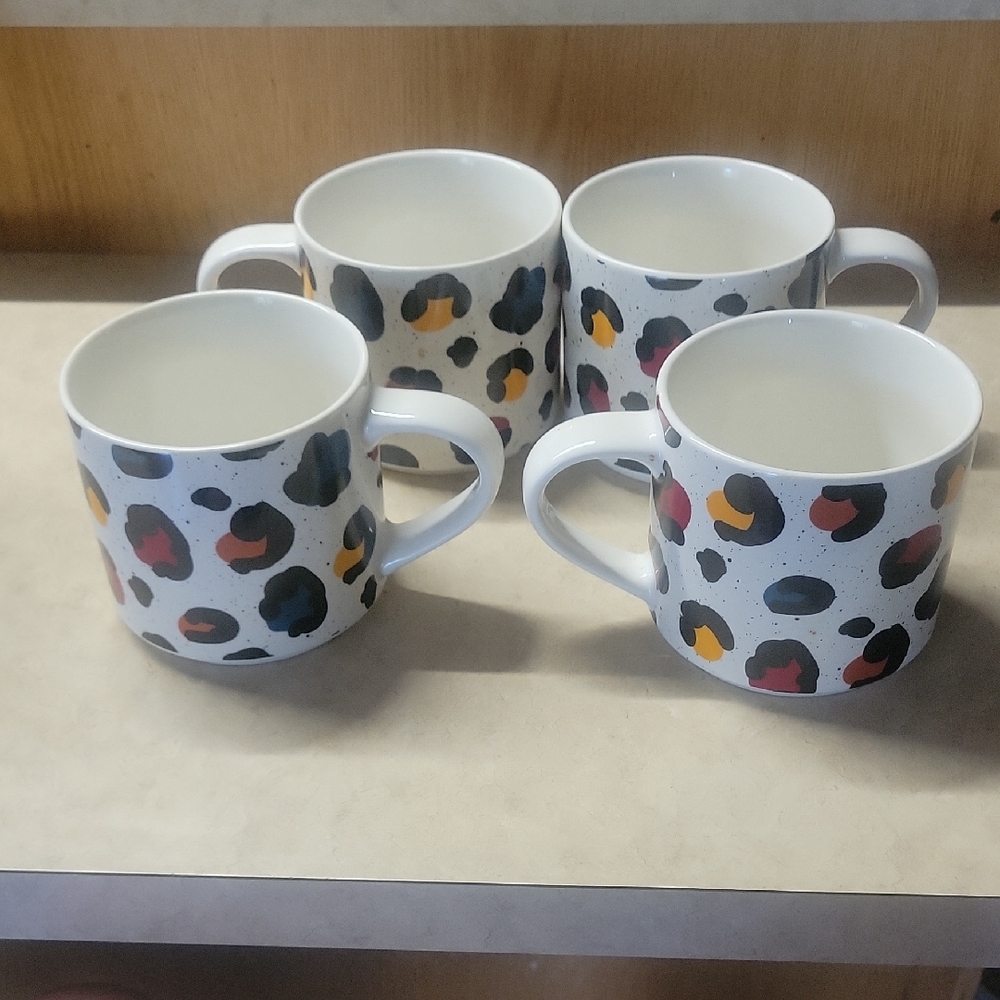 Coco + Lola Leopard Multiple Color Print Ceramic Mugs - Set of 4. Very Nice Set